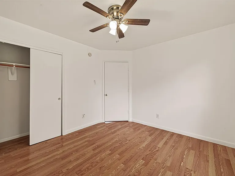 16315 April Ridge Dr — Photo 23
