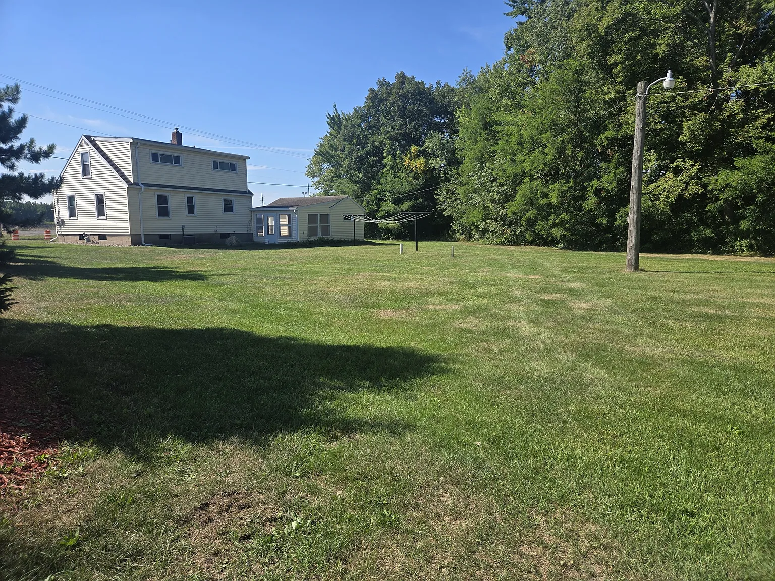 4 bed, $1,200 — Photo 2