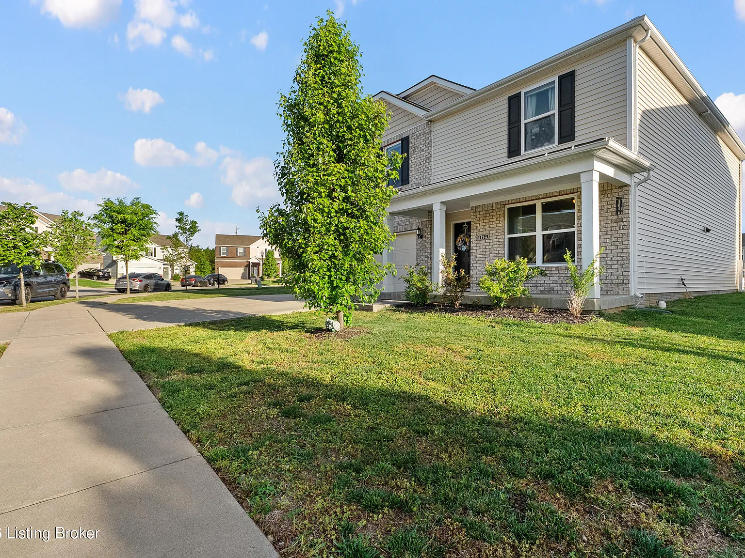 5 bed, 3.0 bath, 2669 sqft, $2,700 — Photo 4