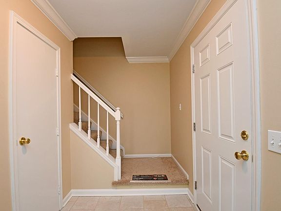 3rd image of 207 Van Buren Dr