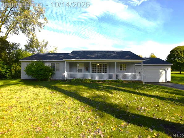 1326 Santa Barbara Ave, Mount Morris, MI 48458