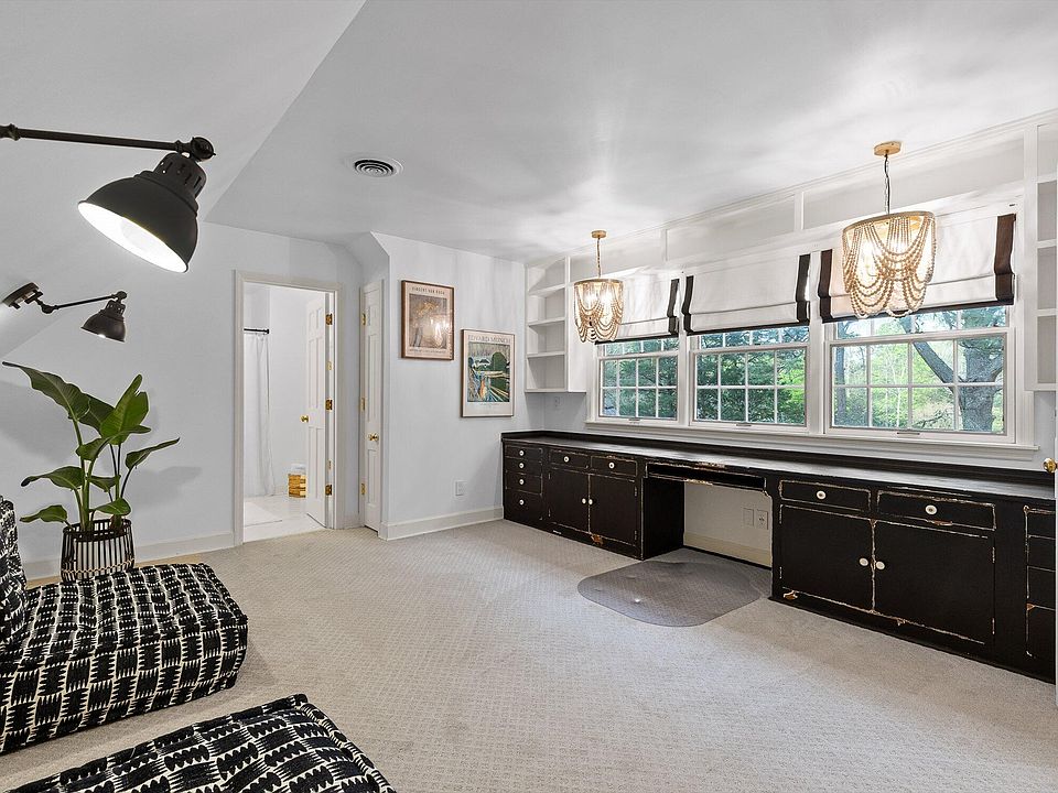32nd image of 590 Springhill Dr NE