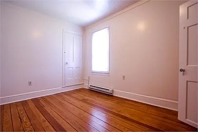 3 bed, 1.5 bath, 1296 sqft, $1,300 — Photo 4