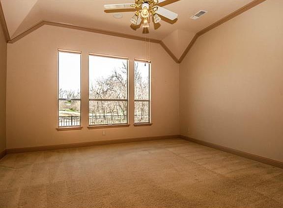5th image of 924 Shoal Creek Dr