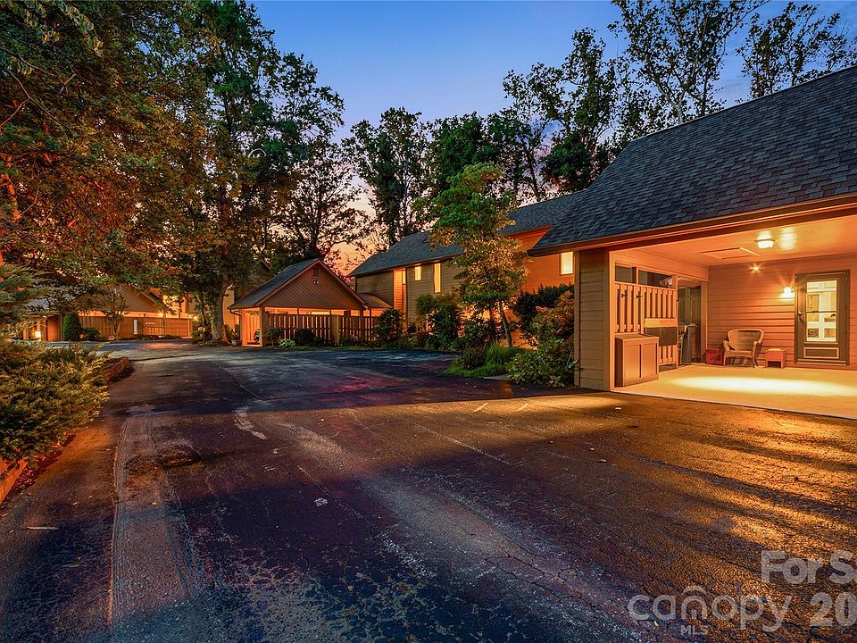 1st image of 21 Village Dr