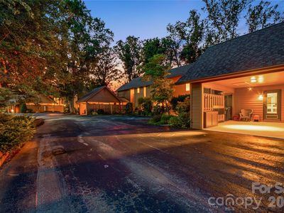 21 Village Dr, Asheville, NC, 28803