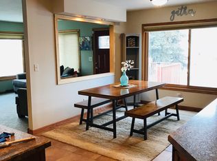 1108 7th St SW, Minot, ND 58701