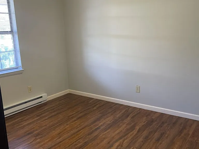 102 McConnell St — Photo 14