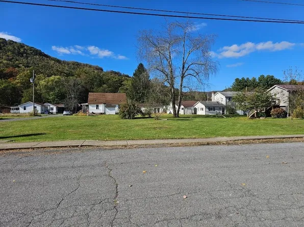 Horton Ave, Rainelle, WV 25962