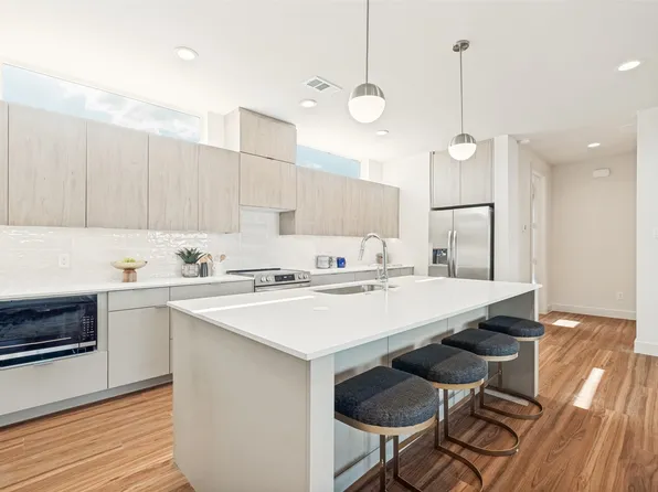 1311 Madrigal Pkwy, Dallas, TX 75206
