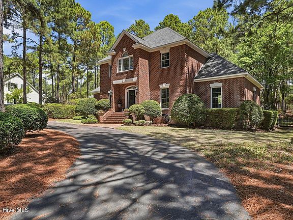 2nd image of 216 Plantation Drive