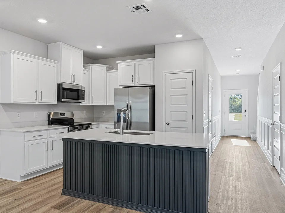 2430 Cliff Hollow Cir