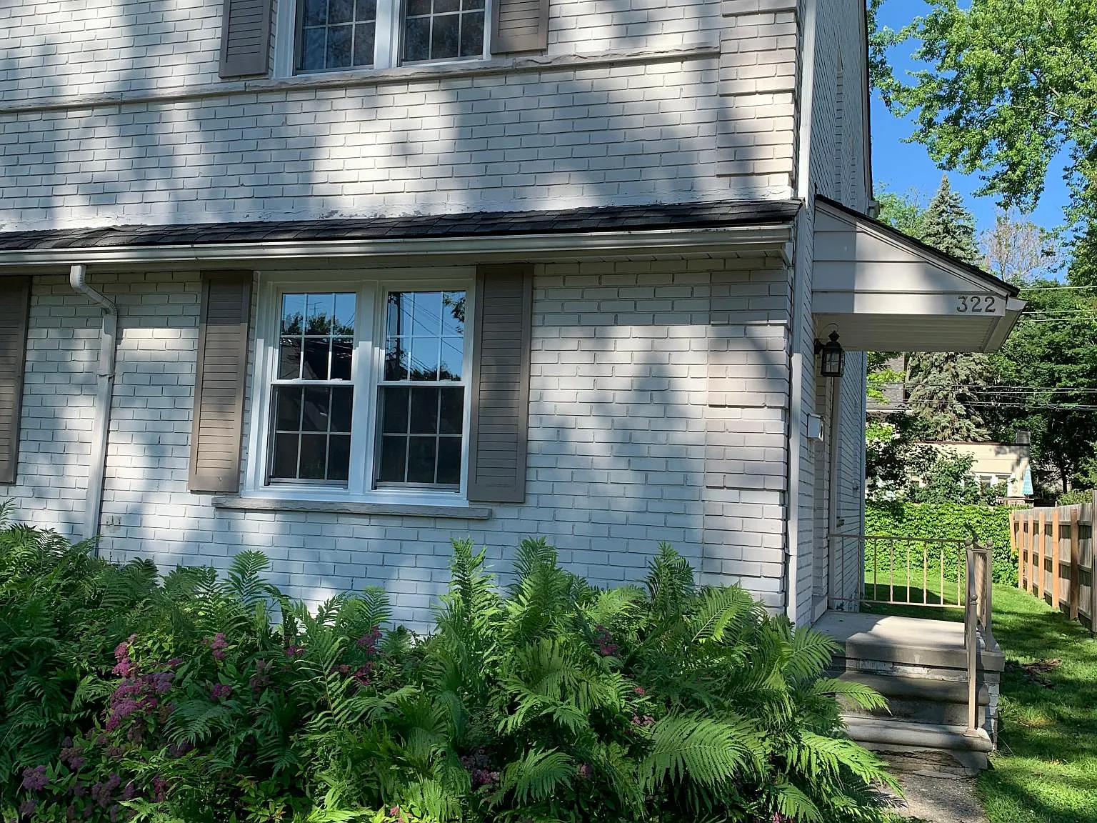 322 Oakdale St — Photo 2