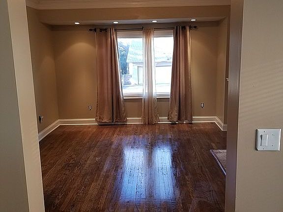 5th image of 54 Charles St