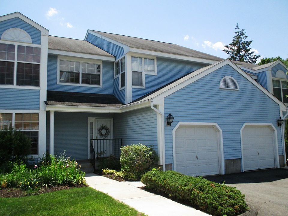 1st image of 208 Redstone Cir