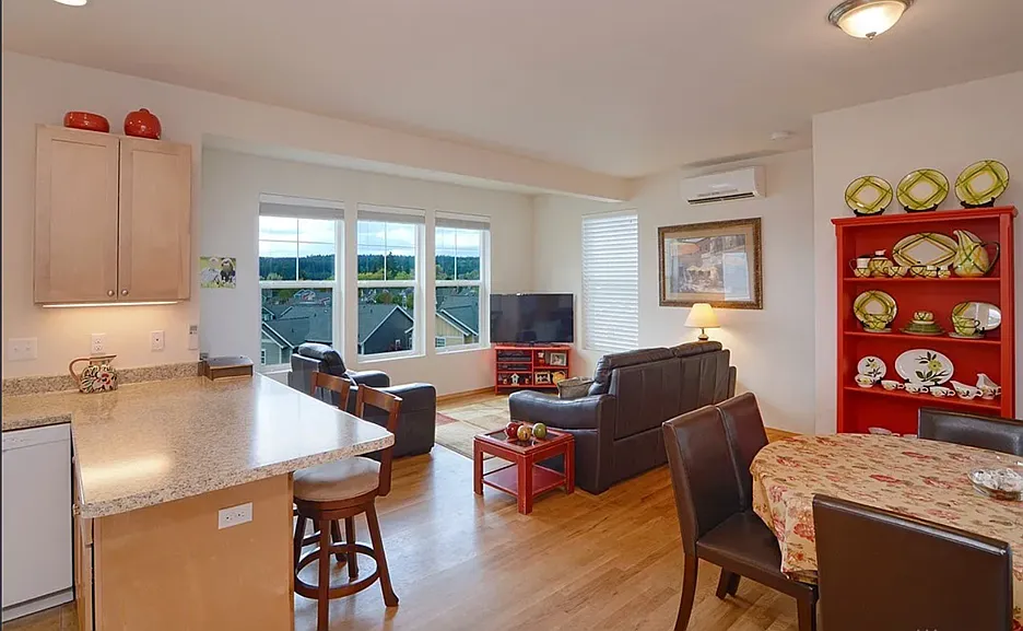 3 bed, 1525 sqft, $2,975 — Photo 2