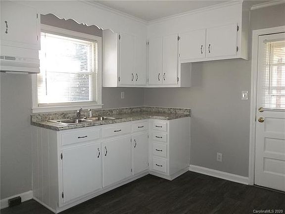 2nd image of 4040 Winfield Dr