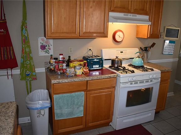 3rd image of 3009-11 Jodie St