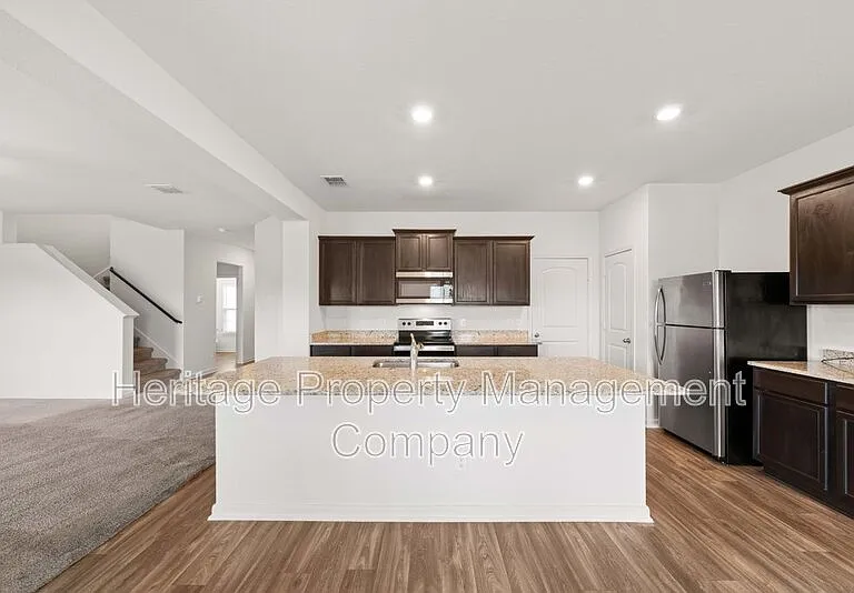11038 Chatham Ct — Photo 9