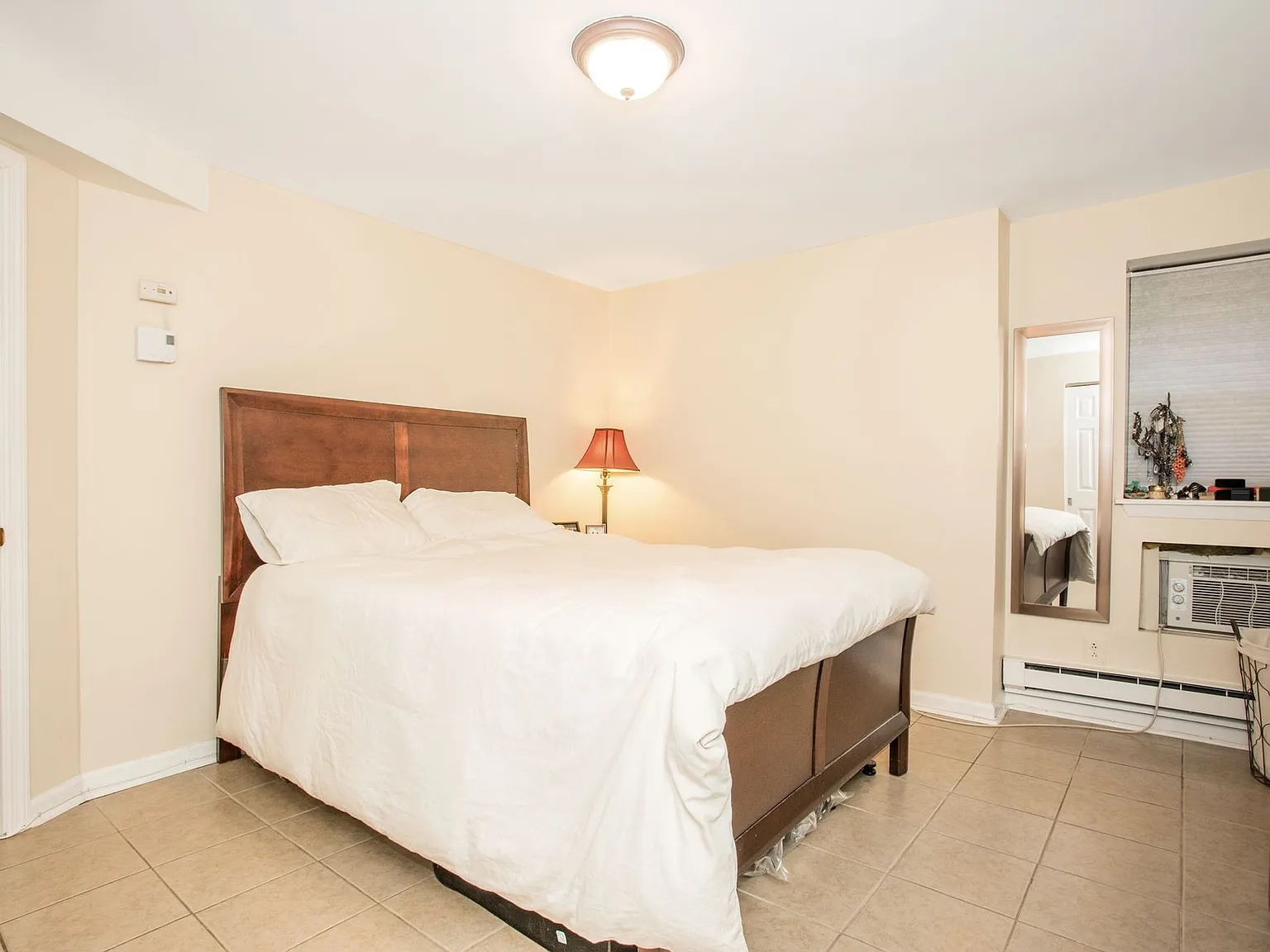 1016 Willow Ave — Photo 4