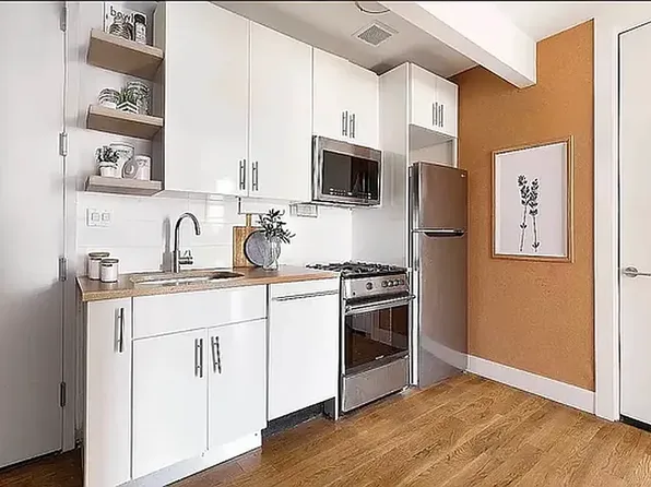 47 Withers Street image 2 of 5