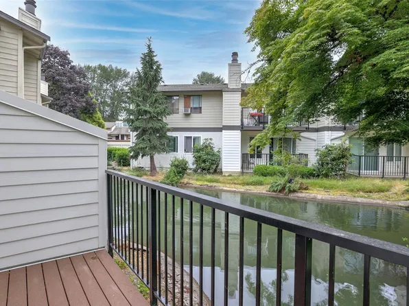 1806 Maple Lane #C13, Kent, WA 98030