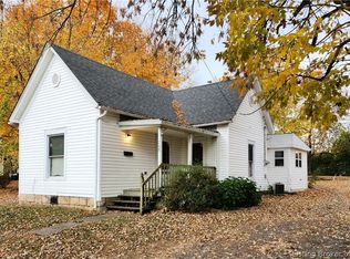 208 Spring Grove Ave, Salem, IN 47167