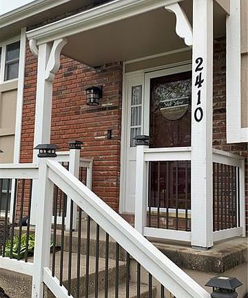 2nd image of 2410 S Vista Ave
