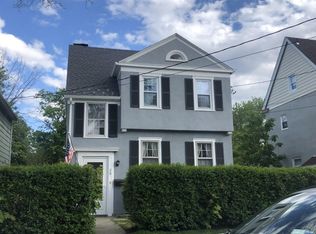 28 Spruce St, New Rochelle, NY 10805