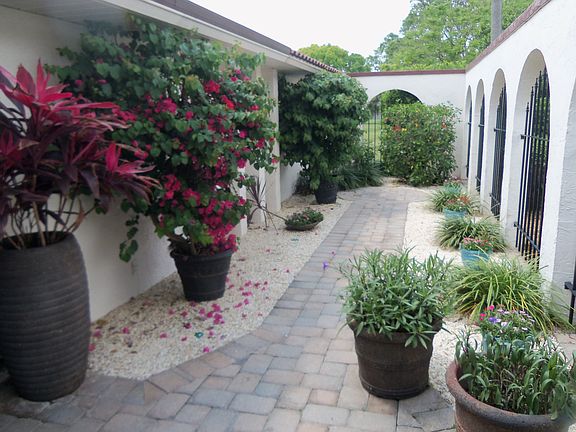 3rd image of 8702 Bay Hill Blvd