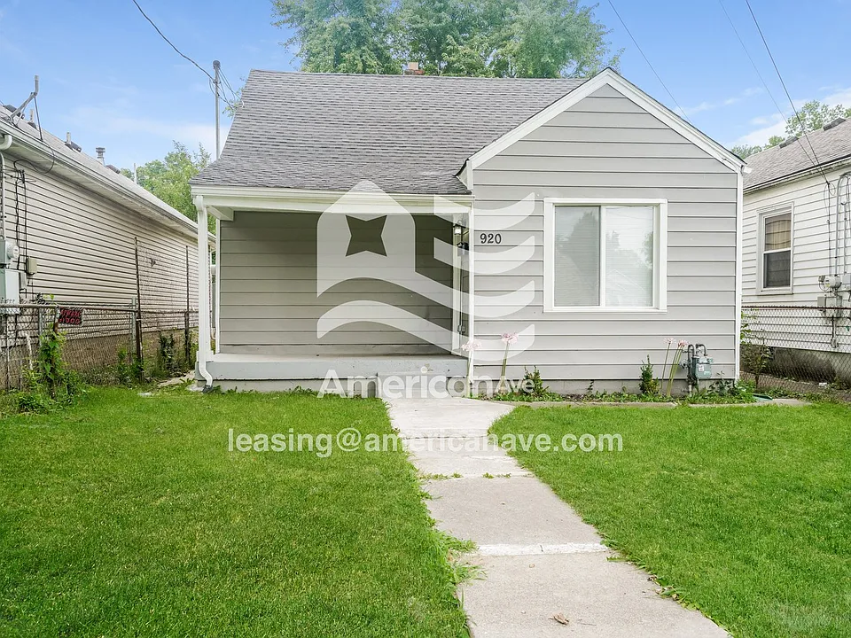 920 Brentwood Ave