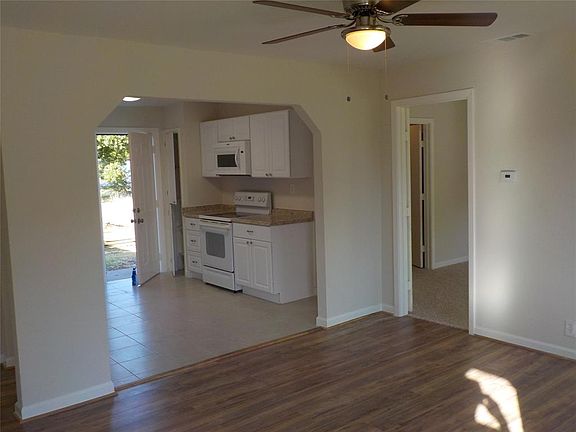 4th image of 1341 Devonwood Dr