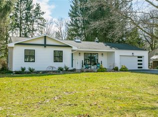 101 Kirklees Rd, Pittsford, NY 14534