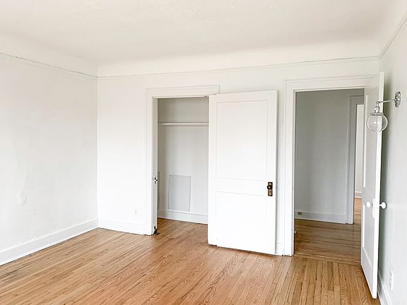 4th image of 1780 Van Dyke St #307