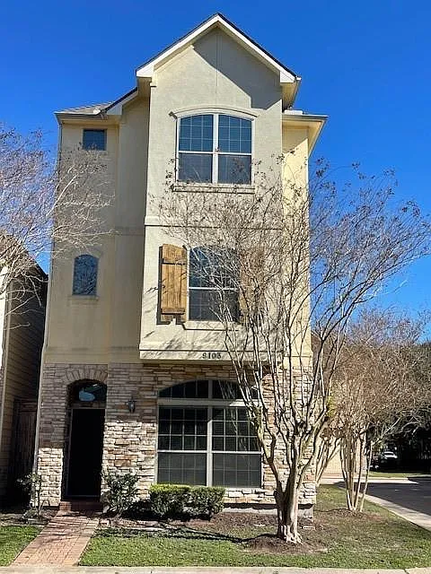 Photo 1 of 44 - 9103 Creekstone Lake Dr - Houston, TX Primary Photo - 9103 Creekstone Lake Dr