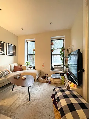 Rented by Oxford Property Group | media 7