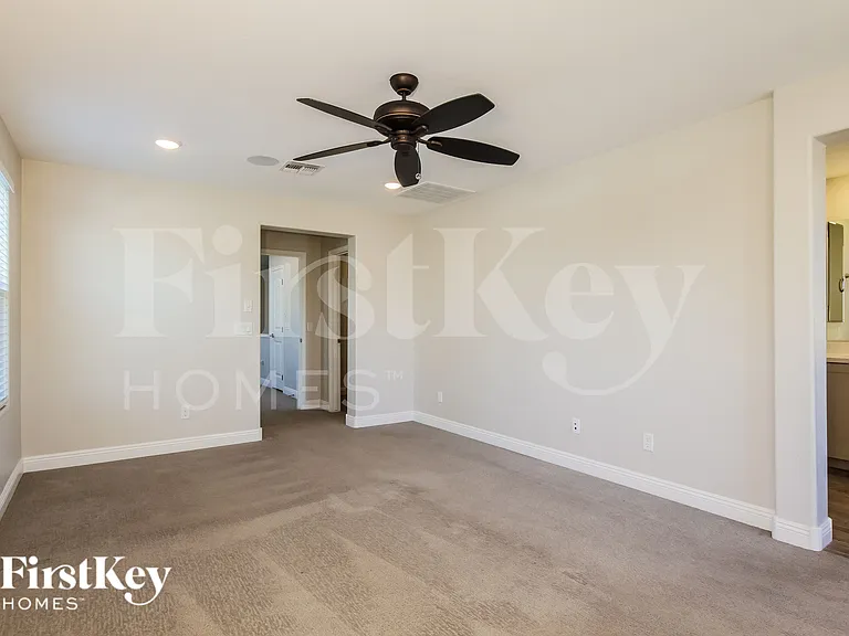 1023 S 151st Ln — Photo 9