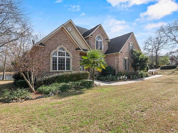 3rd image of 619 Barr Rd