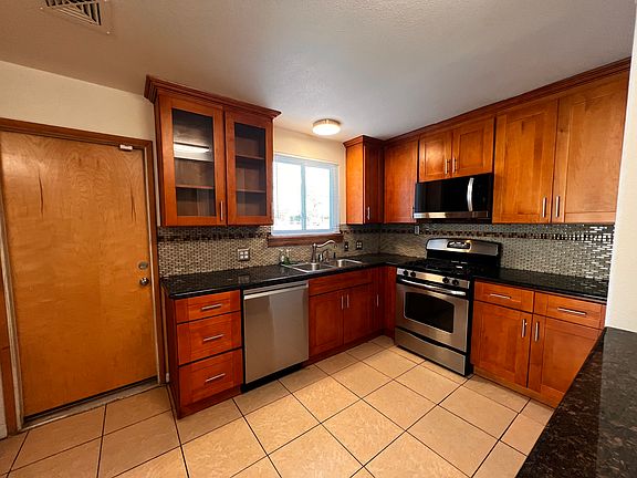 5th image of 3517 W Alpine Ave