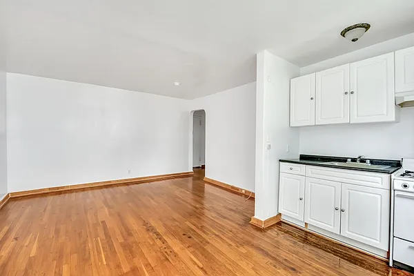 Rented by Pistilli Realty Group | media 6