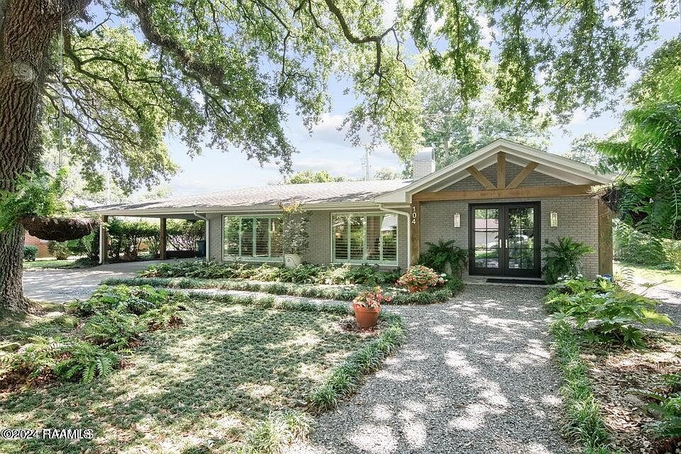 104 W Saint Louis St, Lafayette, LA 70506 MLS 24001029 Zillow