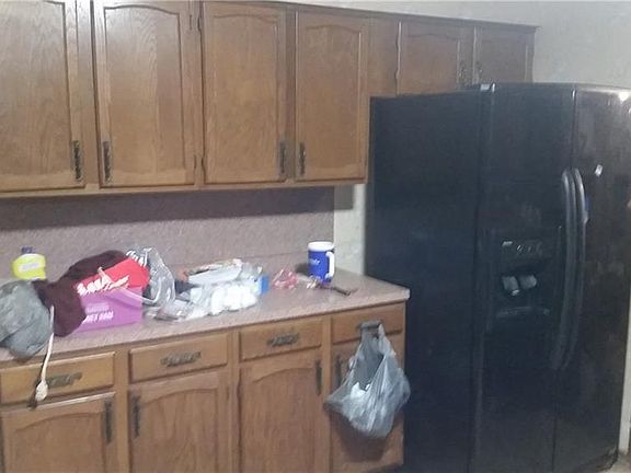 3rd image of 1037 Highview Dr