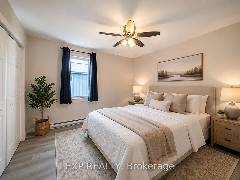 4515 Ste Catherine St #B — Photo 14