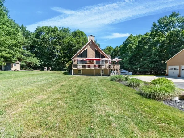12 Dakel Dr, Assonet, MA 02702