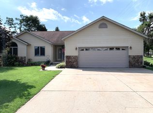 1415 5th St, Belding, MI 48809