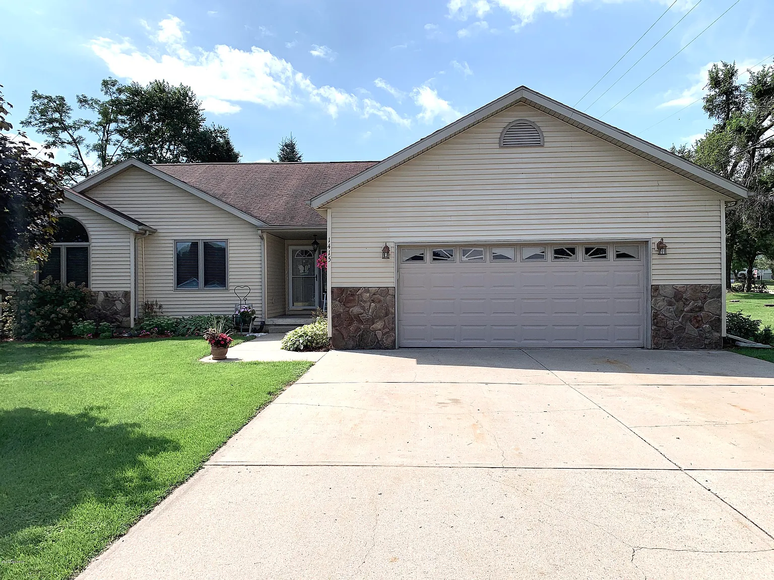 1415 5th St photo 1