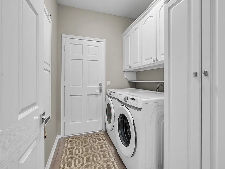 11317 S Oxford Ave — Photo 17