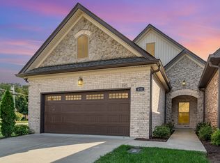 412 W Foxrun, Springfield, TN 37172