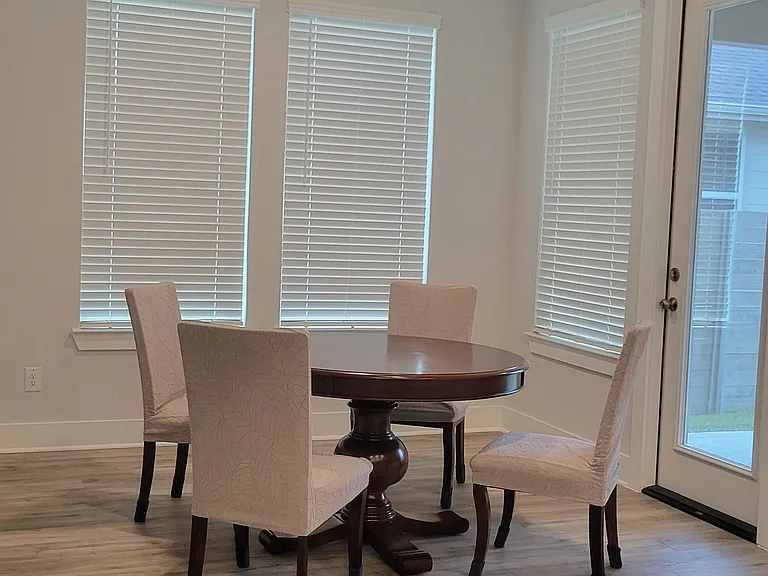 3104 Eddington Dr — Photo 3