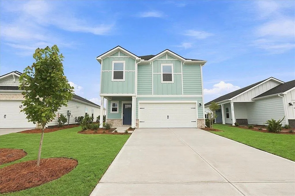 4 bed, 2000 sqft, $2,600 — Photo 1